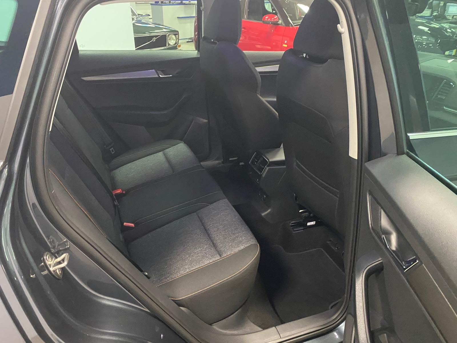 Fahrzeugabbildung SKODA Karoq 1.5 TSI +APP+KLIMA+ACC+RFK+PDC+NAVI+SITZHE