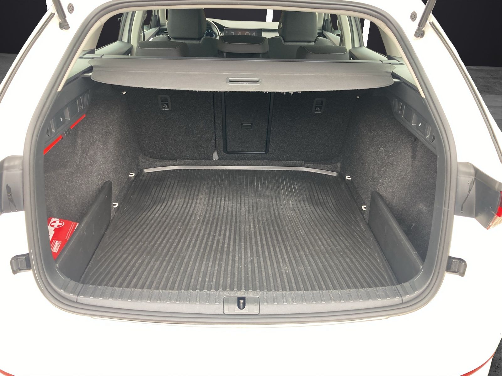 Fahrzeugabbildung SKODA Octavia Combi TDI First-Edition DSG LED Navi PDC