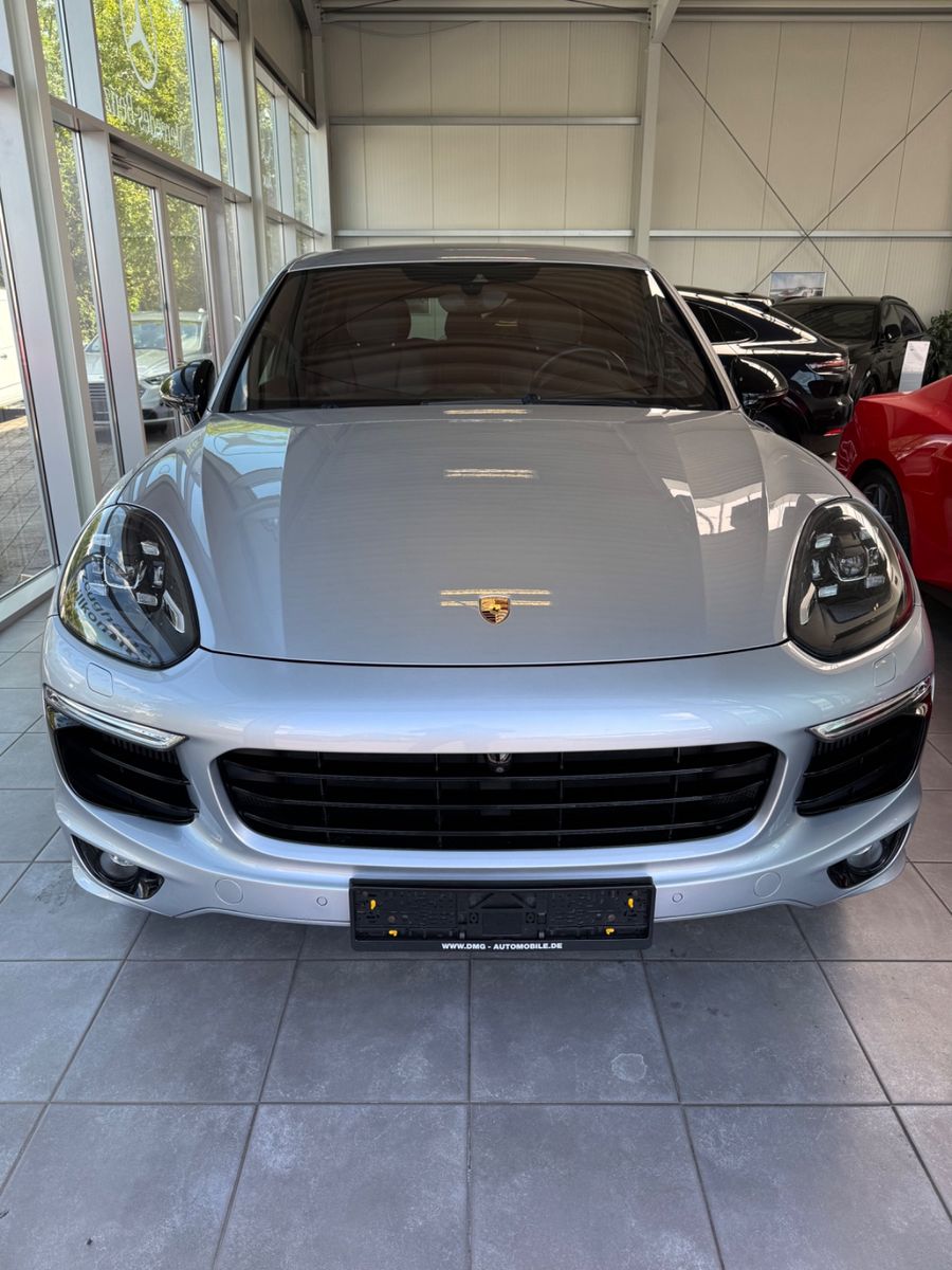 Fahrzeugabbildung Porsche Cayenne S Porsche Scheckheft