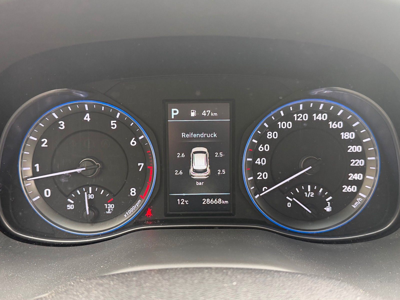 Fahrzeugabbildung Hyundai KONA 1.6T-GDI*Unique*2WD*DCT*RFKamera*Navi*SHZ*