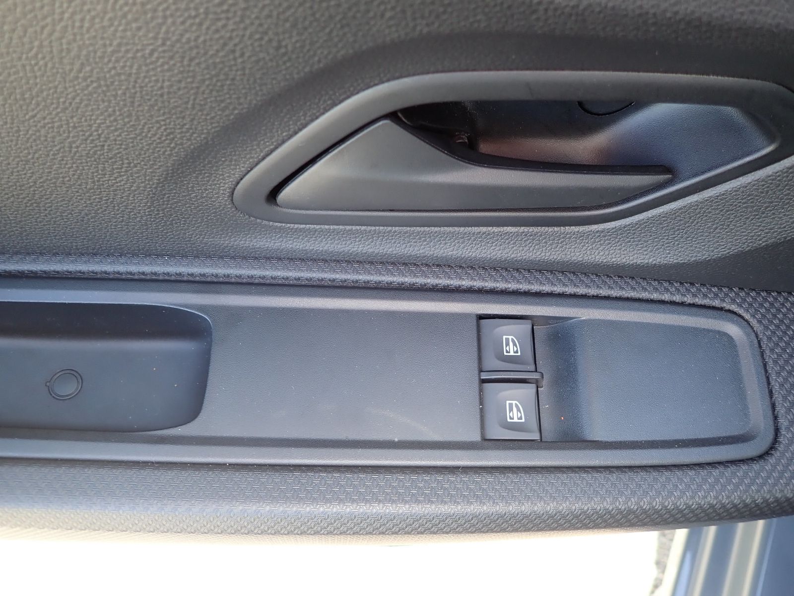 Fahrzeugabbildung Dacia Sandero Essential SCe 65