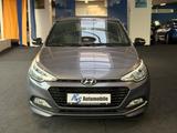 Hyundai i20 Passion*KLIMA*SITZ+LENKRADHZ.*ALU* - Hyundai i20 Passion mit Benzin-Antrieb
