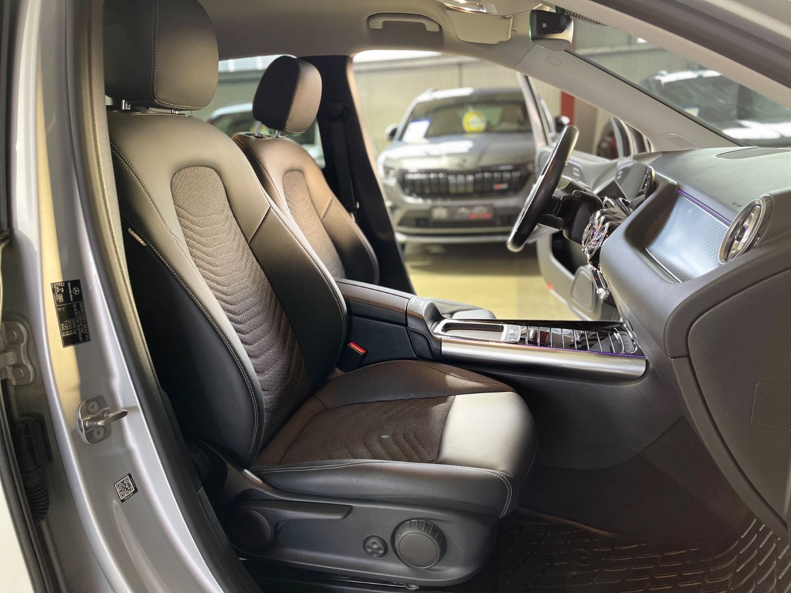 Mercedes-Benz B 200d+AMBIENTE+KAMERA+AHK+JUNGE STERNE GARANTI foto 21