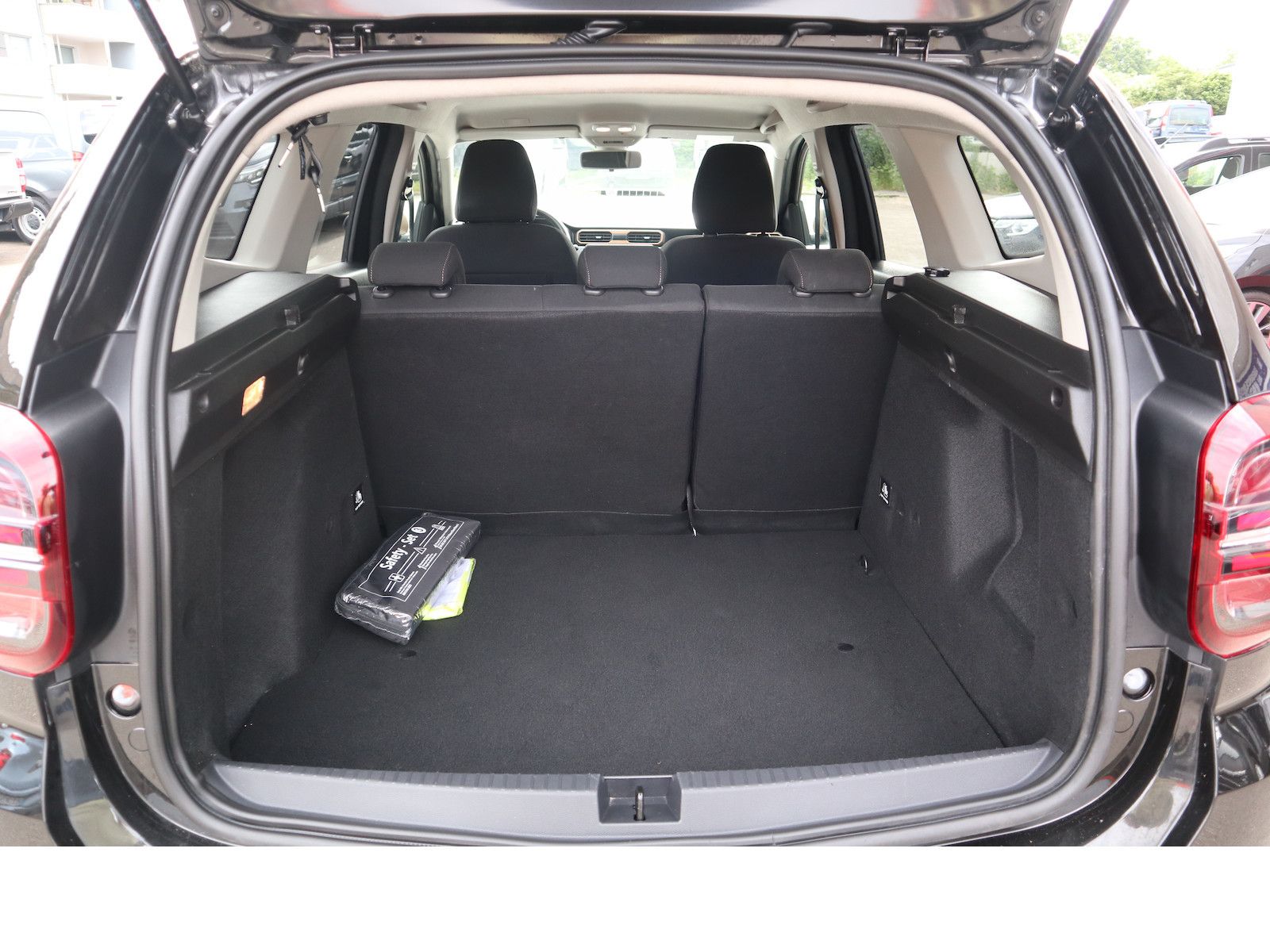 Fahrzeugabbildung Dacia Duster II Extreme 1hd Navi Tempo Scheckheftgepfl