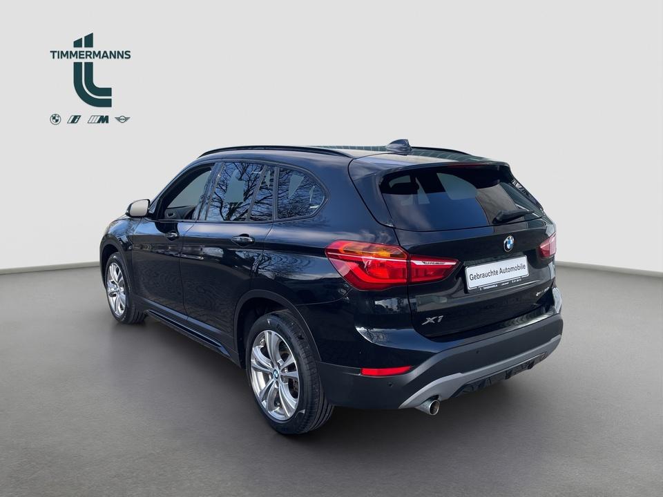 BMW X1 sDrive18i Sport Line Pano Kamera Harman