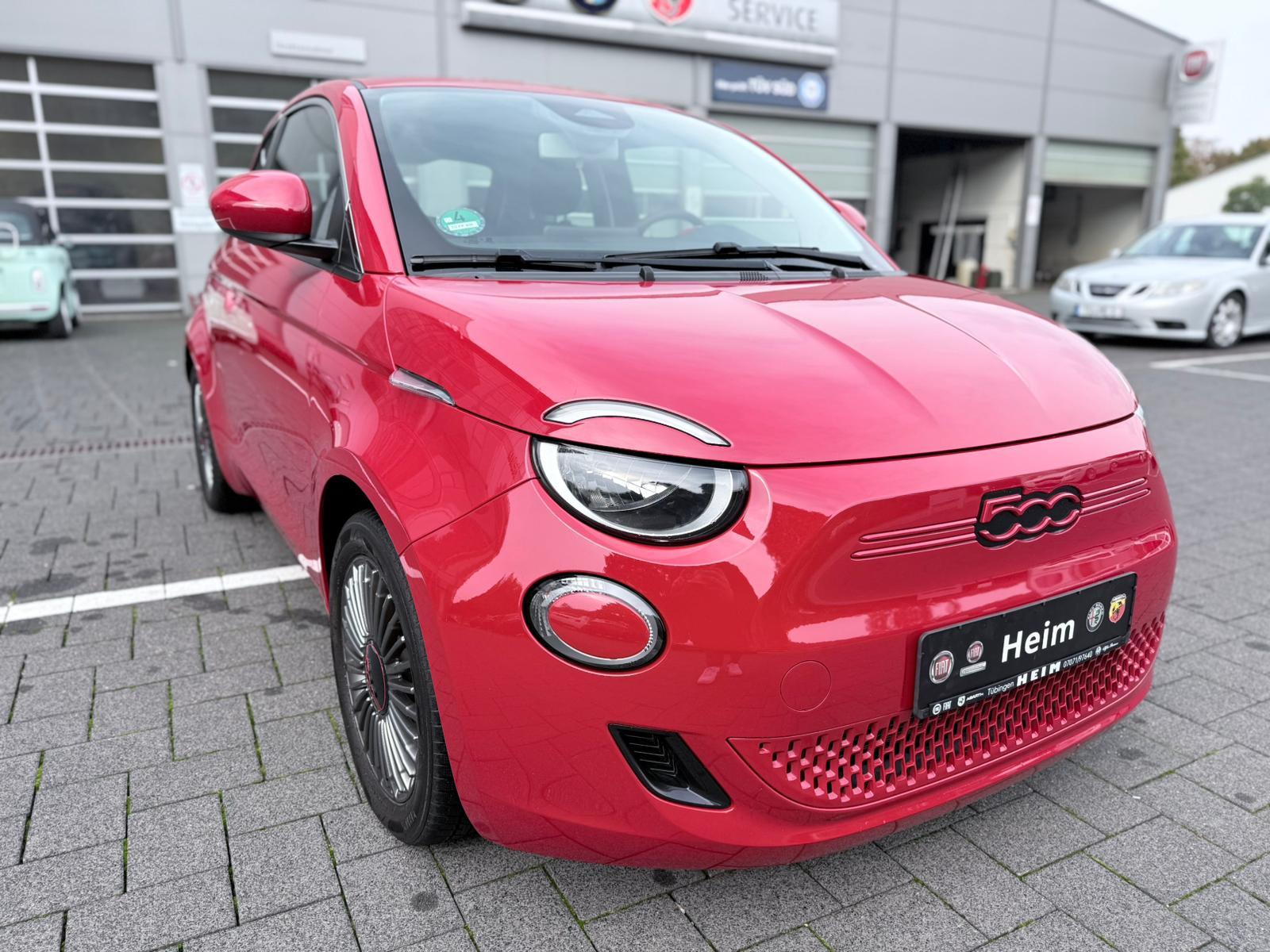 Fiat 500E Red
