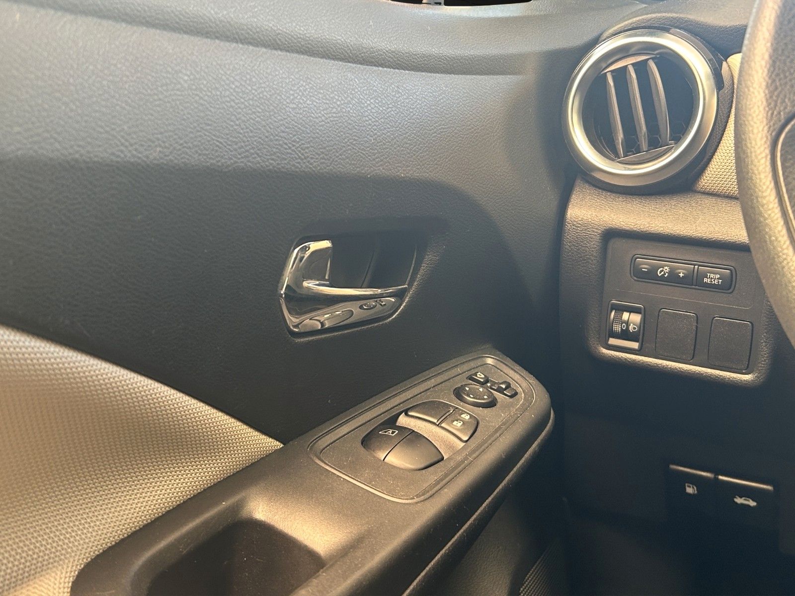 Fahrzeugabbildung Nissan Micra N-Way Navi/Kamara/5Türig