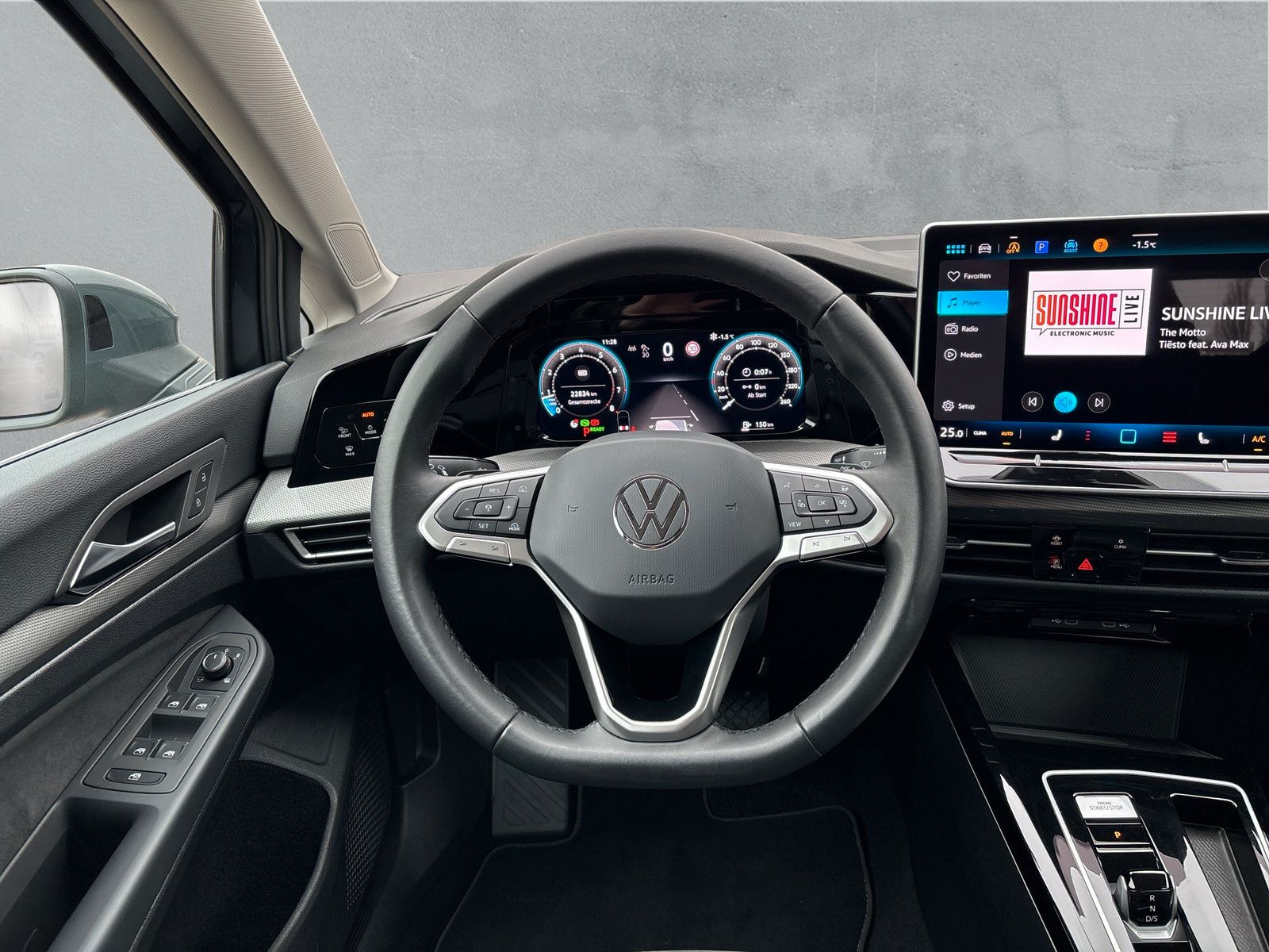 Fahrzeugabbildung Volkswagen Golf 1.5 eTSI Style AHK HuD ACC Kamera Memory