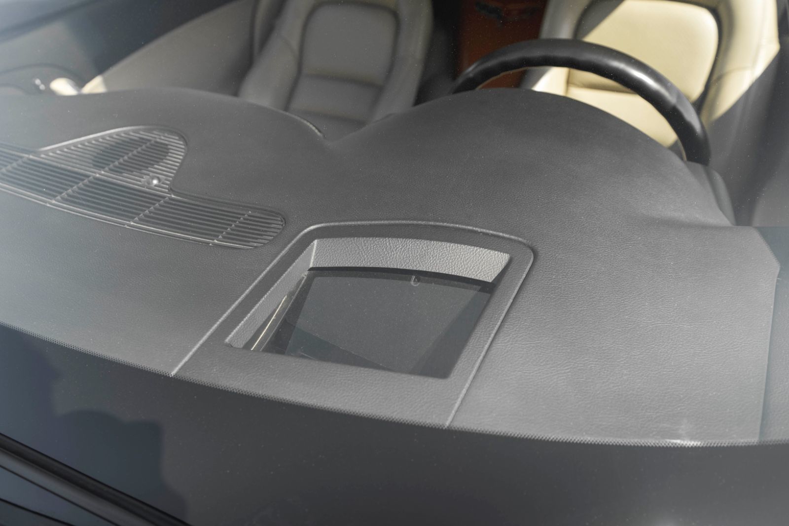 Fahrzeugabbildung Corvette C6 6.2 V8 Cabrio Automatik BOSE HUD SHZ