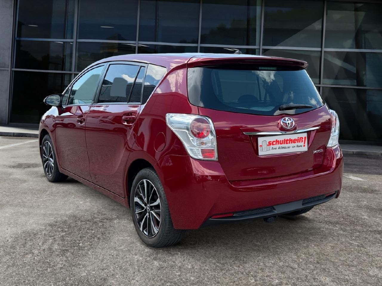 Fahrzeugabbildung Toyota Verso Edition-S+