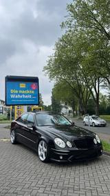 Mercedes-Benz Mercedes Benz W211 E500 - Mercedes-Benz E 500 in Duisburg