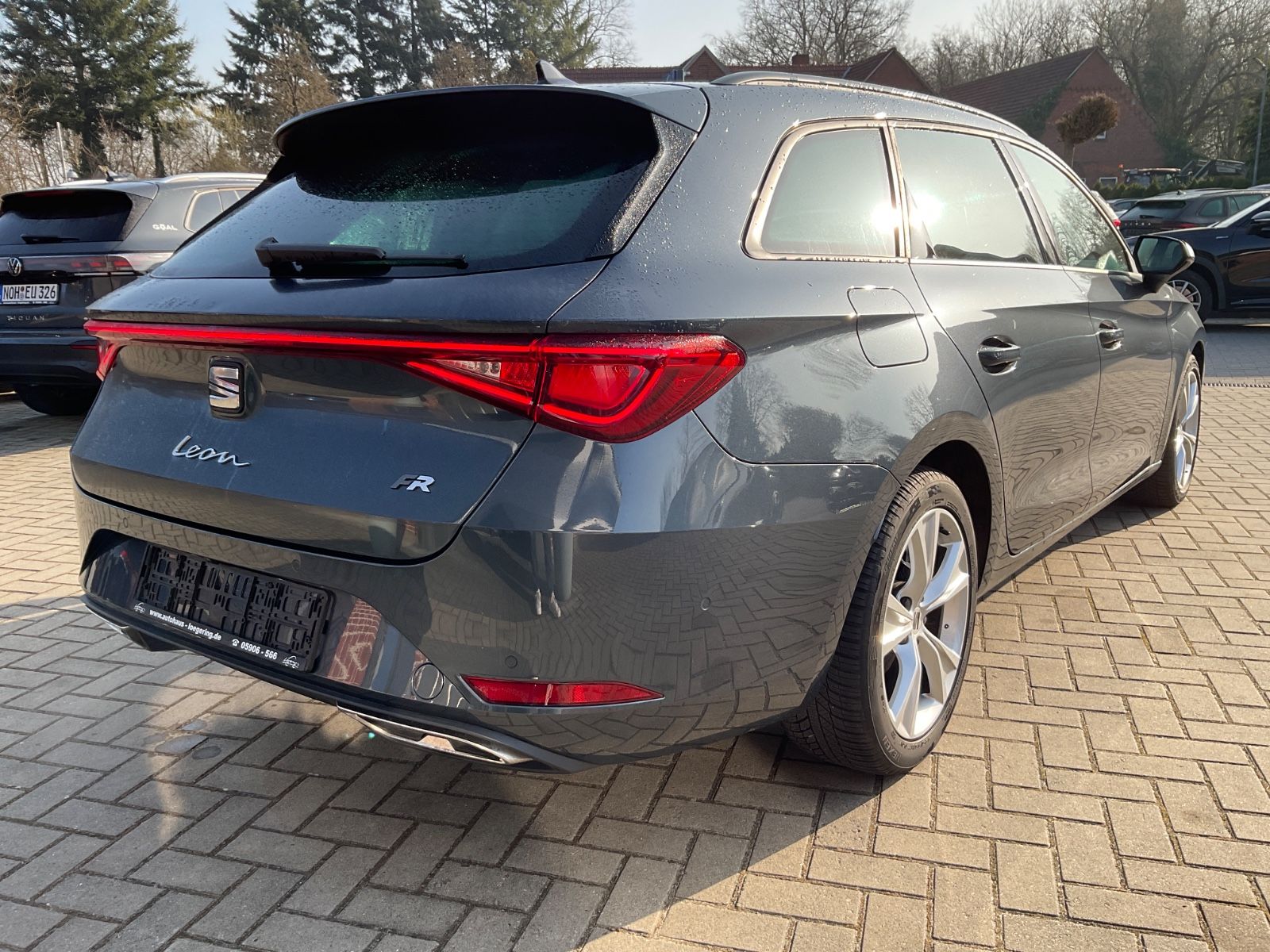 Fahrzeugabbildung SEAT Leon 1.5 eTSI,FR,DSG,ACC,Kamera,Carplay,