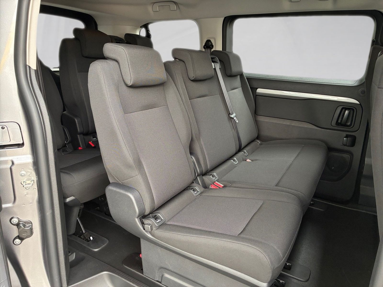 Fahrzeugabbildung Opel Zafira Life 2.2 Diesel (L2) Edition M Kamera,LED