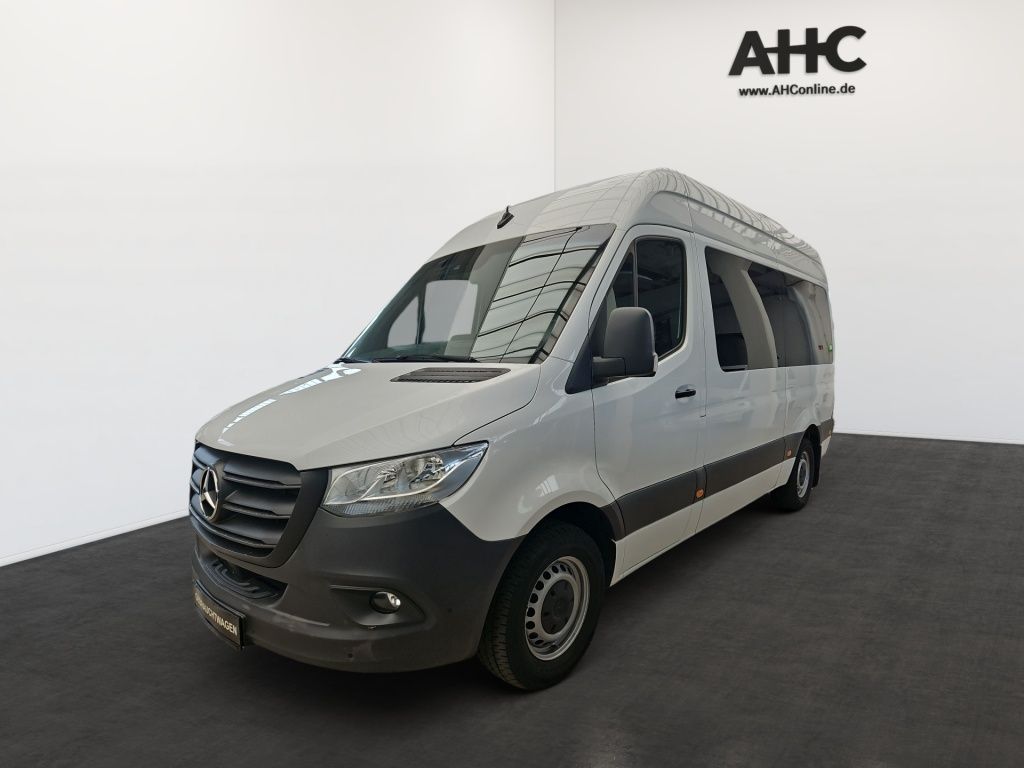 Fahrzeugabbildung Mercedes-Benz Sprinter 317 Kombi L2H2 Mobility Rollstuhl Lift