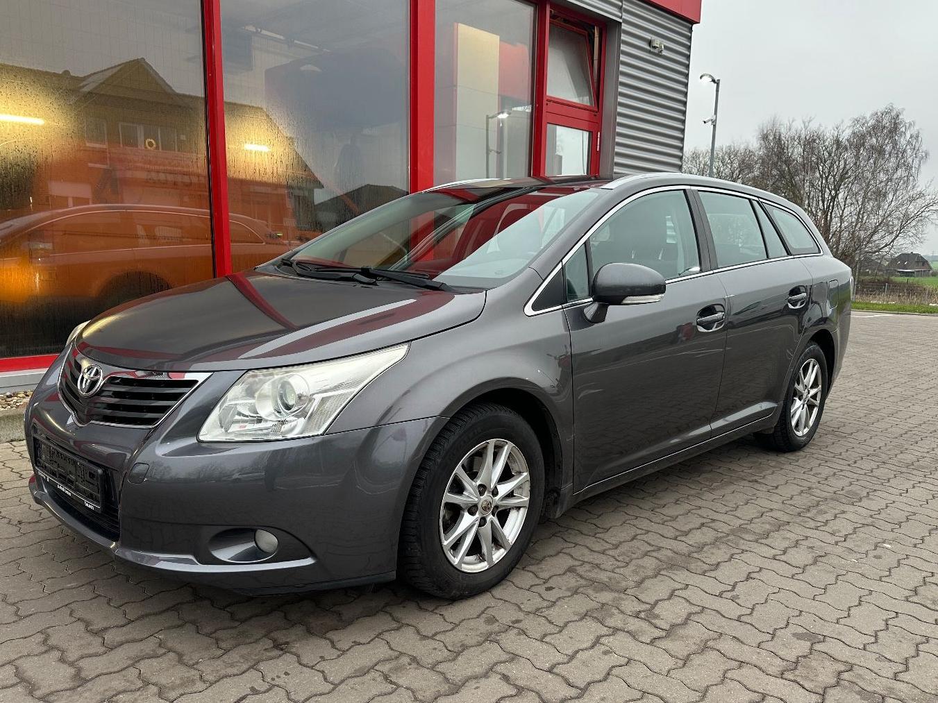 Toyota Avensis Kombi Edition Kamera TÜV NEU Euro5
