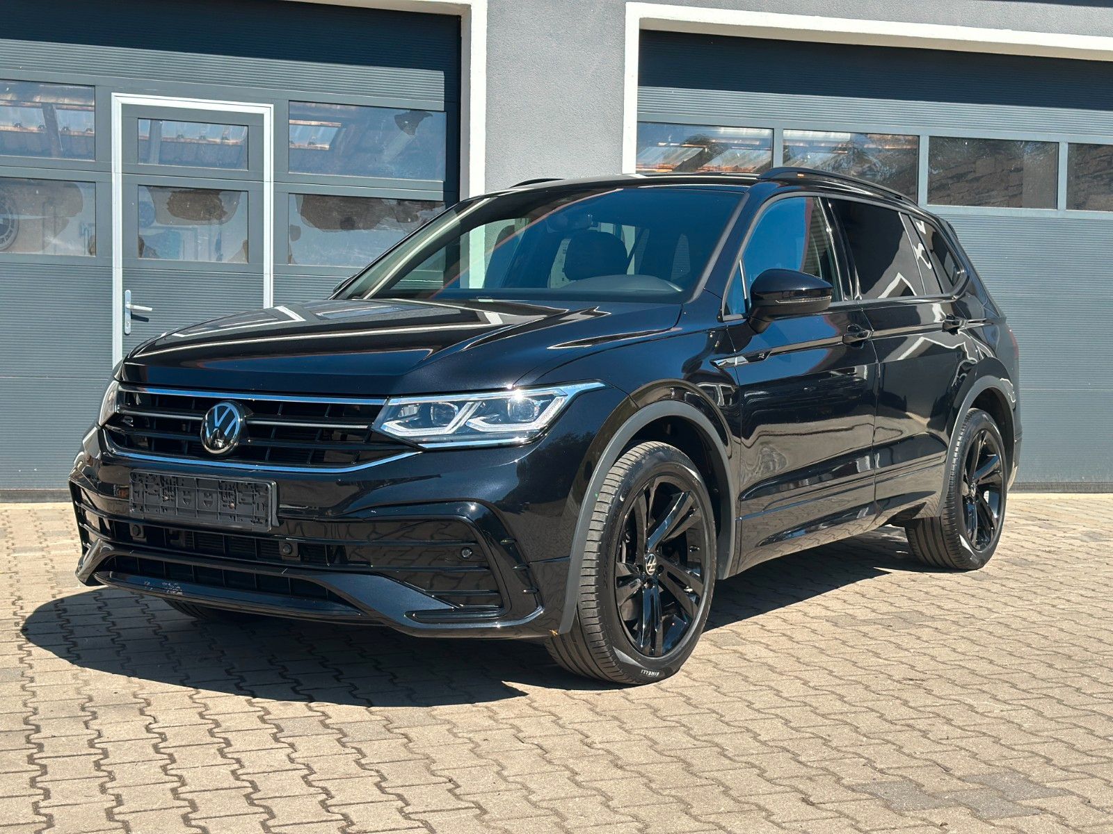 Volkswagen Tiguan Allspace R-Line Black Style 4M AHK 1.Hd