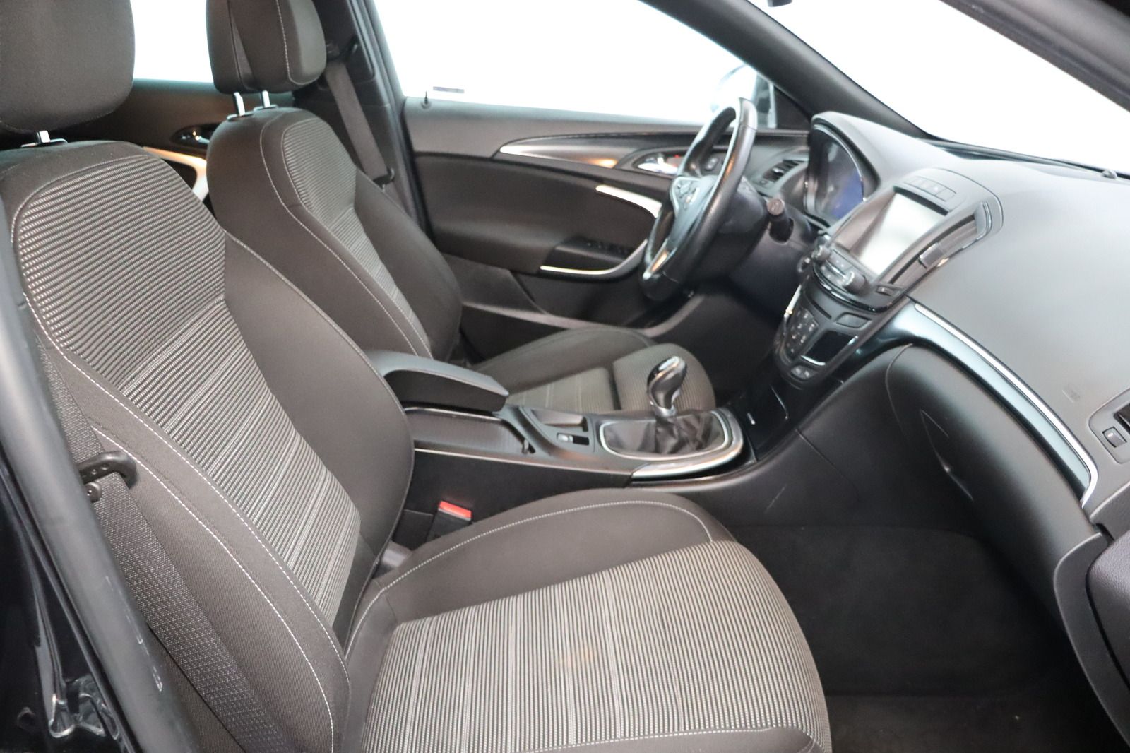 Fahrzeugabbildung Opel Insignia A Sports Tourer 2.0 CDTi Sport