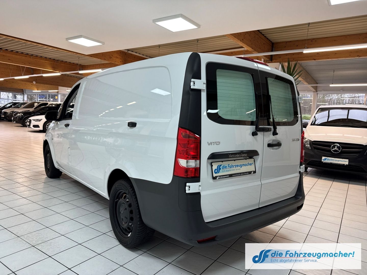 Fahrzeugabbildung Mercedes-Benz Vito Kasten 116 CDI RWD PRO lang Navi Apple CarP