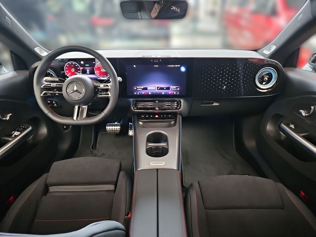 Fahrzeugabbildung Mercedes-Benz CLA 200 +AMG-LINE+NIGHT+AHK+MULTIBEAM+BURMESTER+