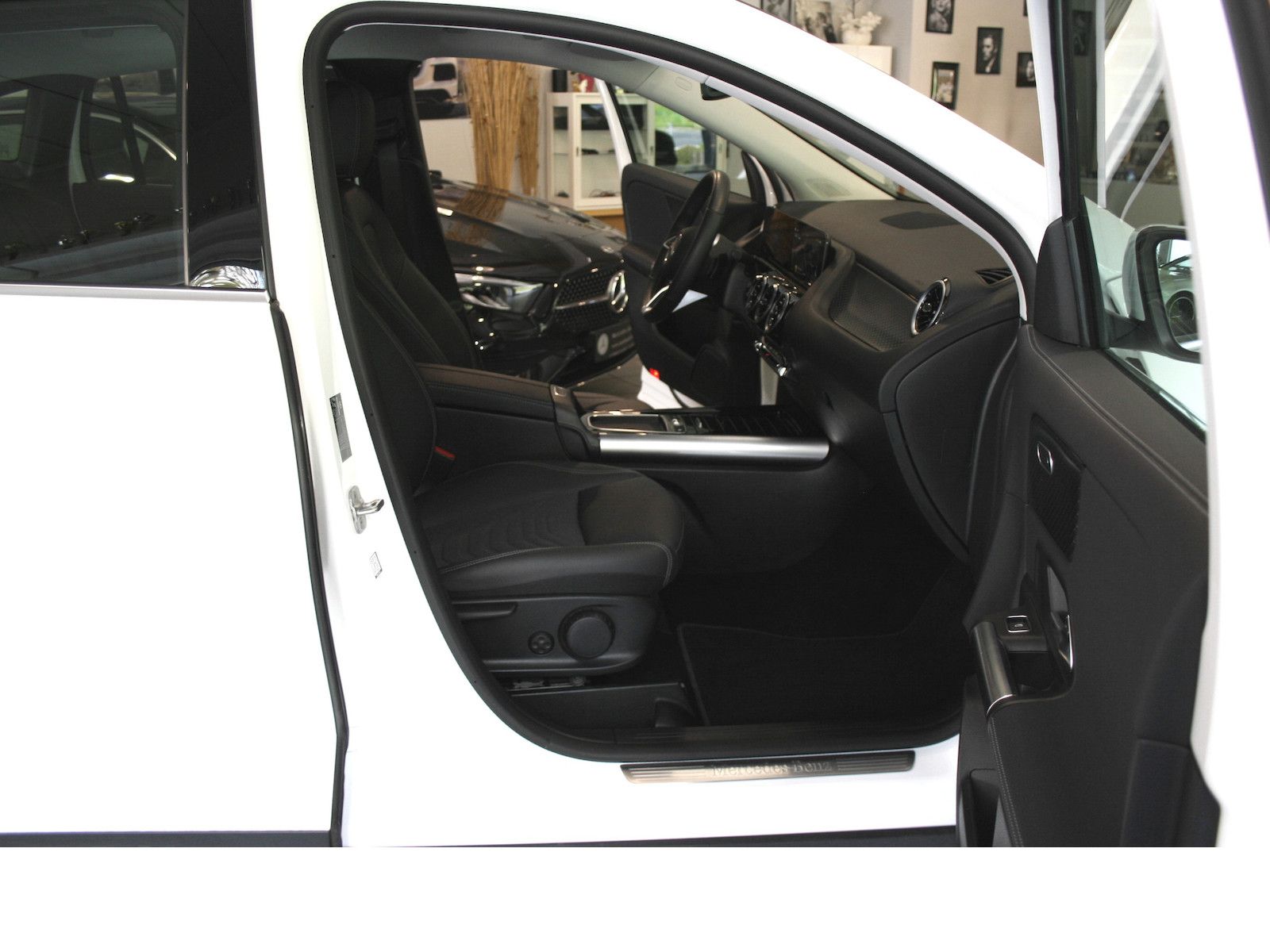 Fahrzeugabbildung Mercedes-Benz GLA 180 Progr. Advanced *Winter-Paket*Kamera