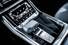 AUDI Q7 50 TDI Quattro - Unfallfrei - Neuwagenzustand