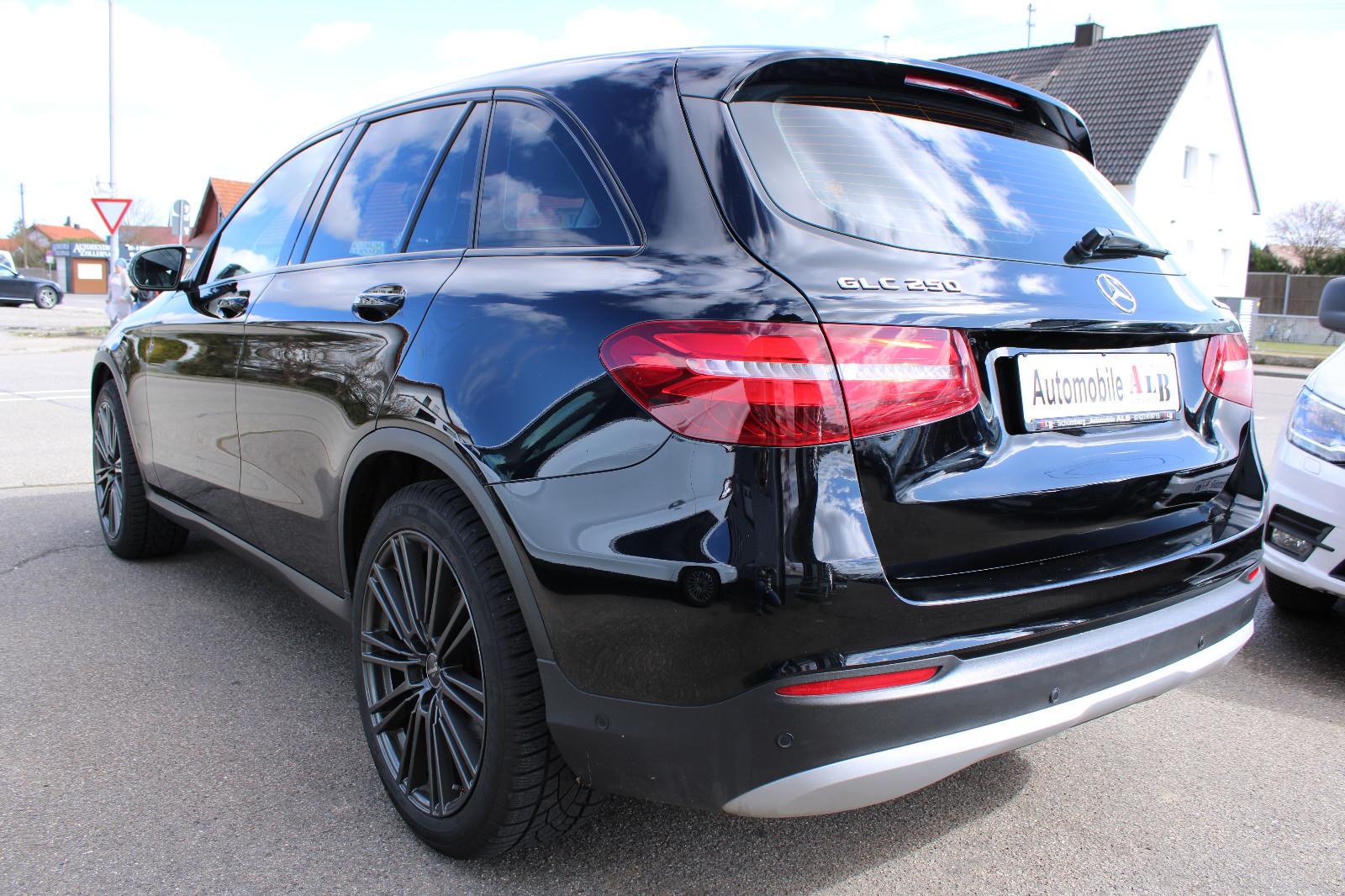 Mercedes-Benz GLC 250 4Matic *WENIG KM*AUTOMATIK*NAVI*LED*AHK*