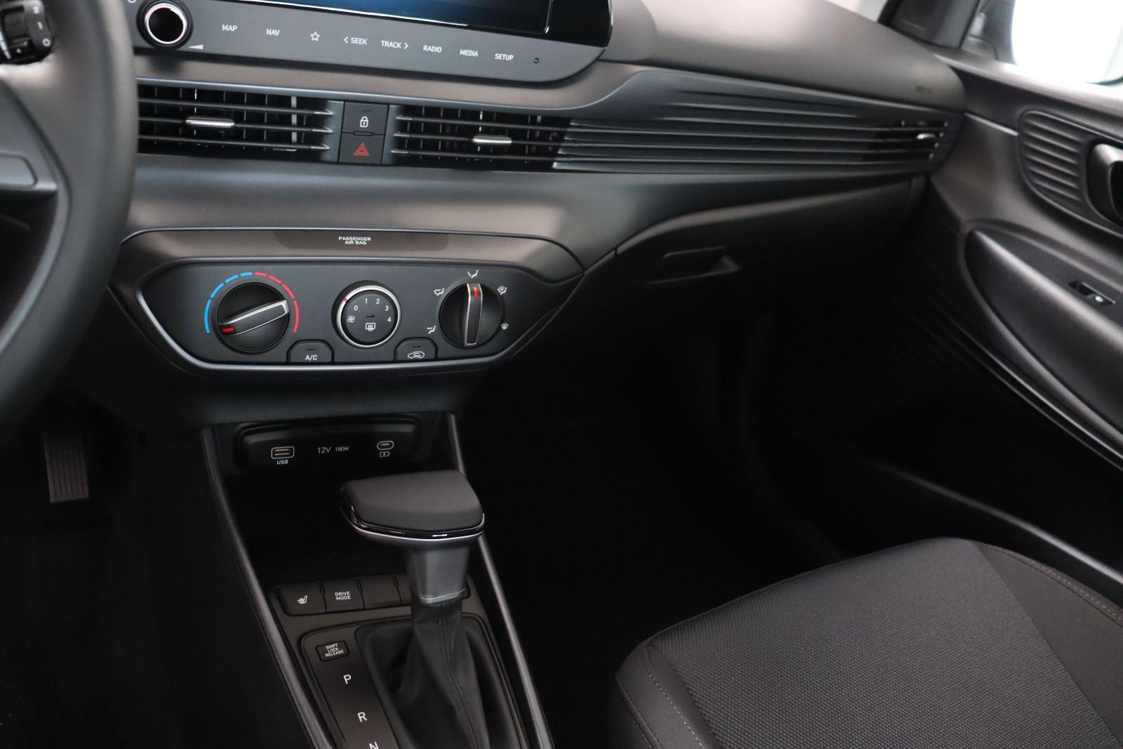 Hyundai i20 1.0 T-GDI DCT Navi Klima R.cam SHZ SOFORT, миниатюра 12