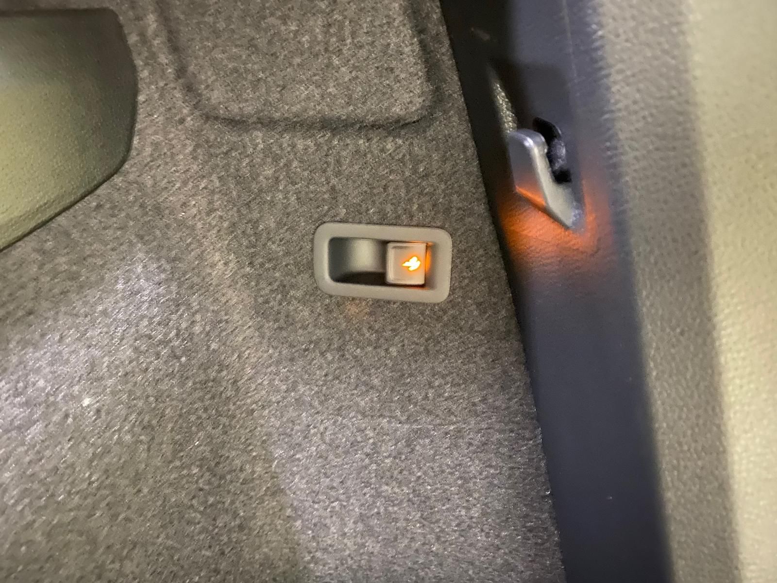 Fahrzeugabbildung SKODA Karoq 1.5 TSI SPORTLINE+MATRIX+ACC+AHK+APP+RFK++