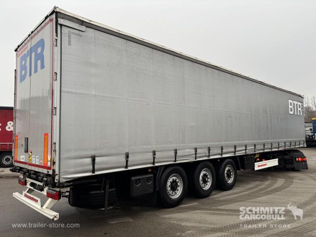 Kässbohrer Curtainsider Standard