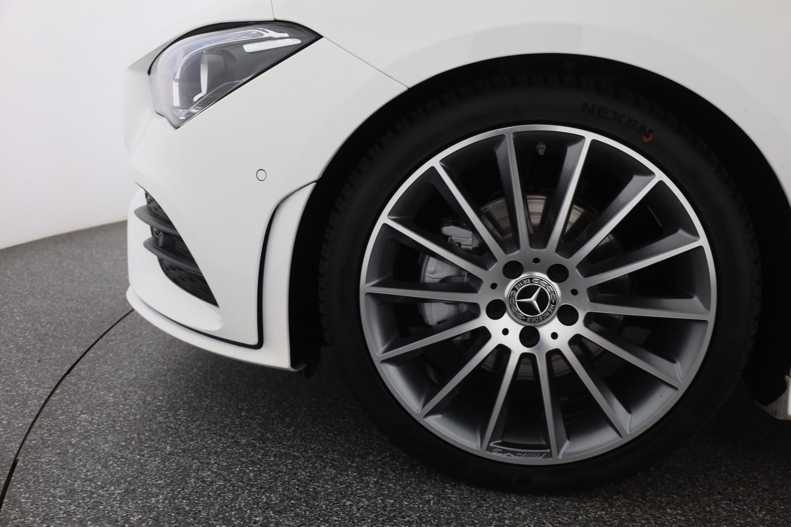 Mercedes-Benz CLA 200 SB AMG Line LED Navi Panorama