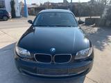 BMW 116 Baureihe 1 Lim. 116d - BMW 116 aus 2010 mit Diesel-Antrieb: Limousine
