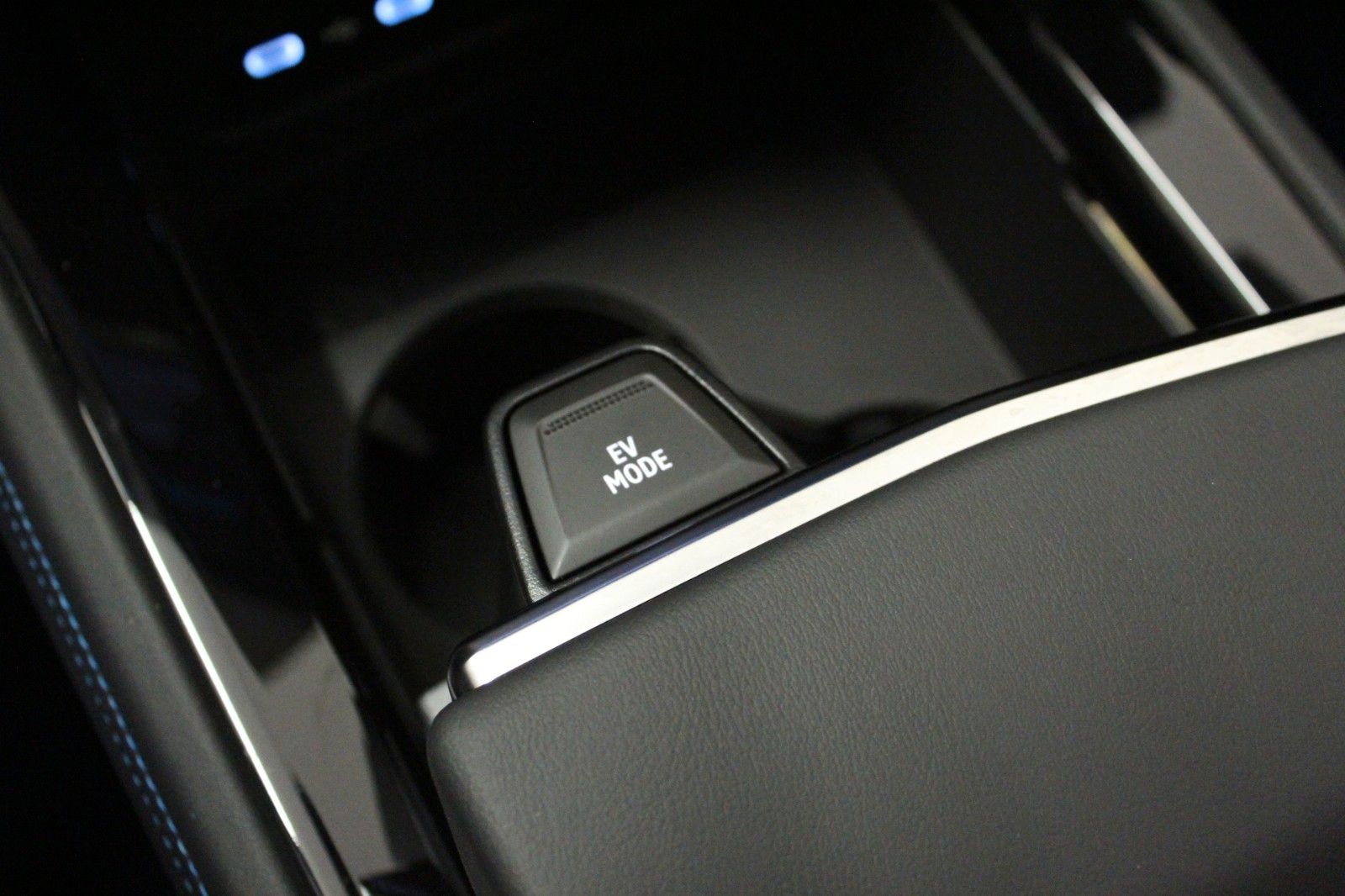 Fahrzeugabbildung Renault Rafale Hybrid E-Tech 4x4 300 PHEV Atelier Alpine