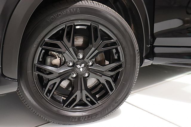 Eclipse Cross Plus SELECT Black Hybrid 4WD KAMER