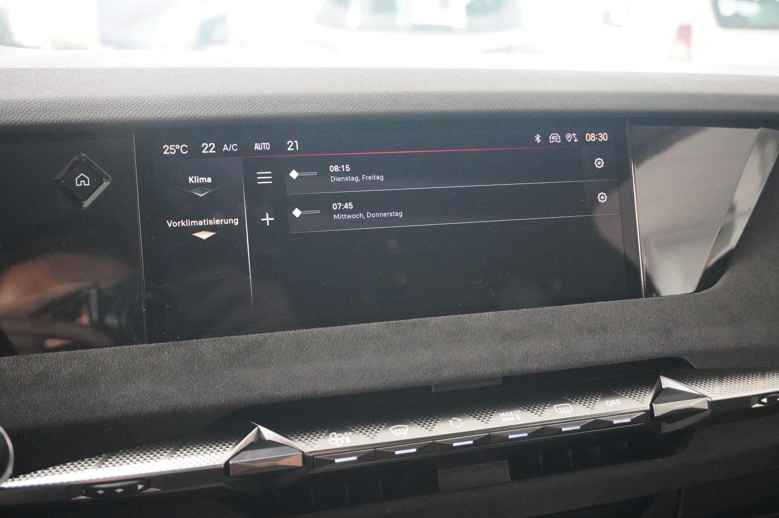 Fahrzeugabbildung DS Automobiles DS4 DS 4 E-Tense PERFORM. LINE PHEV NAVI/LED/DAB