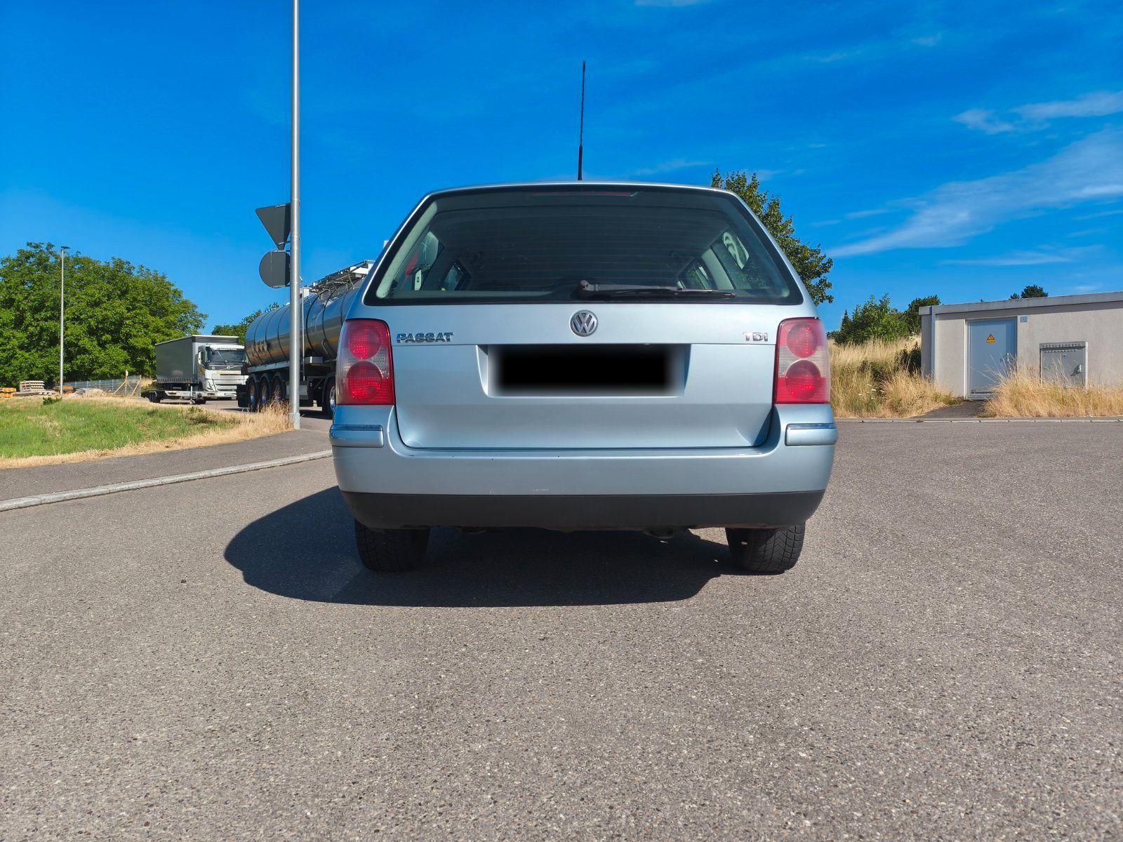 Volkswagen Passat 2004 — photo 8
