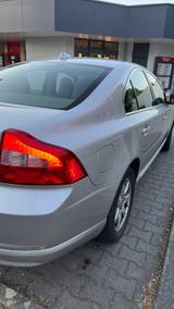 Volvo S80 2.0 Momentum Momentum - Volvo S80 mit Benzin-Antrieb: Leder