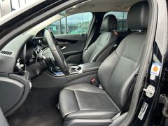 Fahrzeugabbildung Mercedes-Benz C 220d T 4Matic Autom. Night LED Comand Kamera