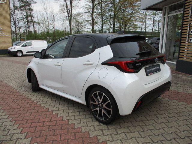 Fahrzeugabbildung Toyota Yaris Hybrid Style