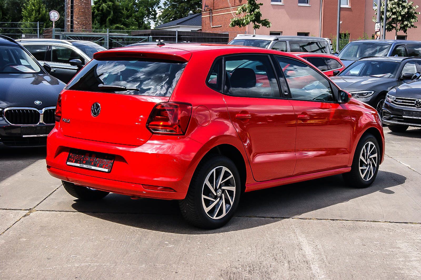Fahrzeugabbildung Volkswagen Polo V 1.0 SOUND KLIMA SIHZG PDC TEMPOMAT 2.HAND