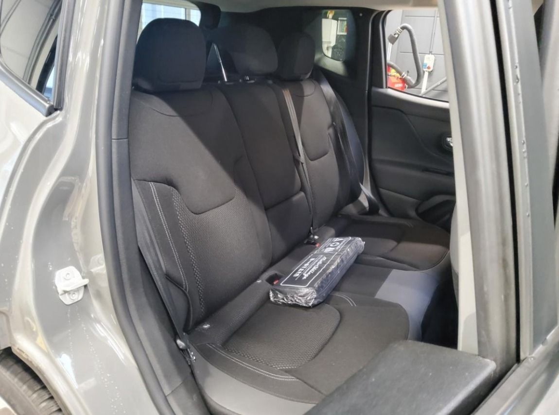 Fahrzeugabbildung Jeep Renegade 1.3 T-GDI Limited FWD KENWOOD PANORAMA