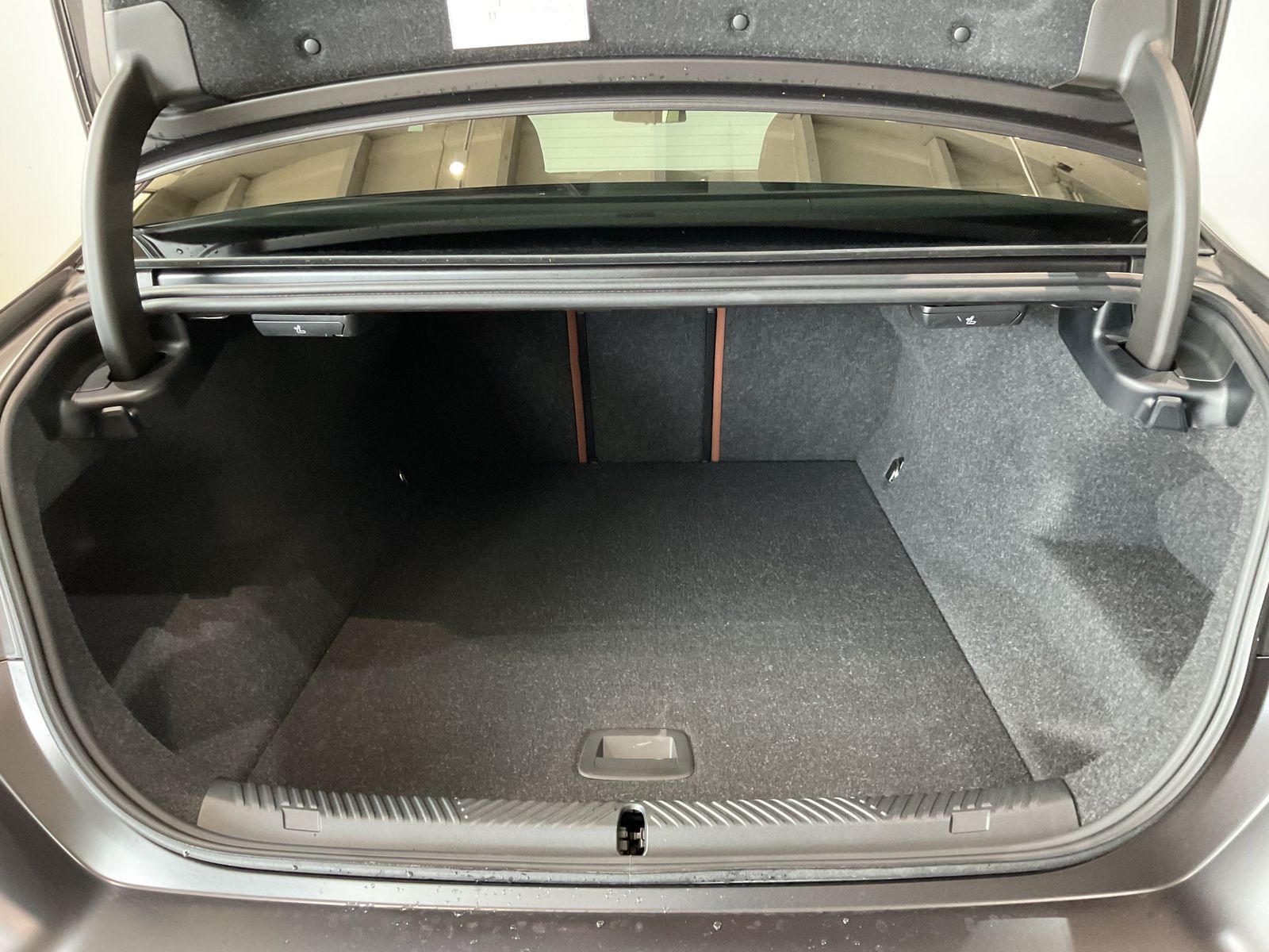 Fahrzeugabbildung BMW i5 xDrive40 | Panorama-Glasdach | Sitzbelüftung