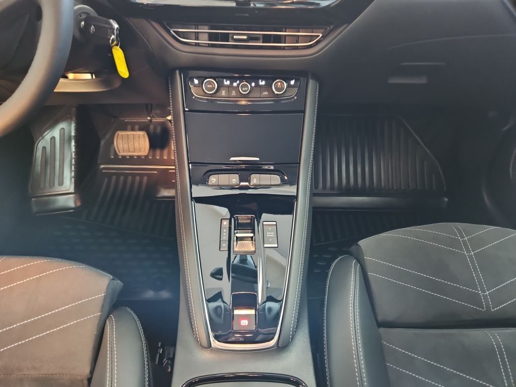 Fahrzeugabbildung Opel Grandland 1.2 DI GS Automatik , NAVI, RFK
