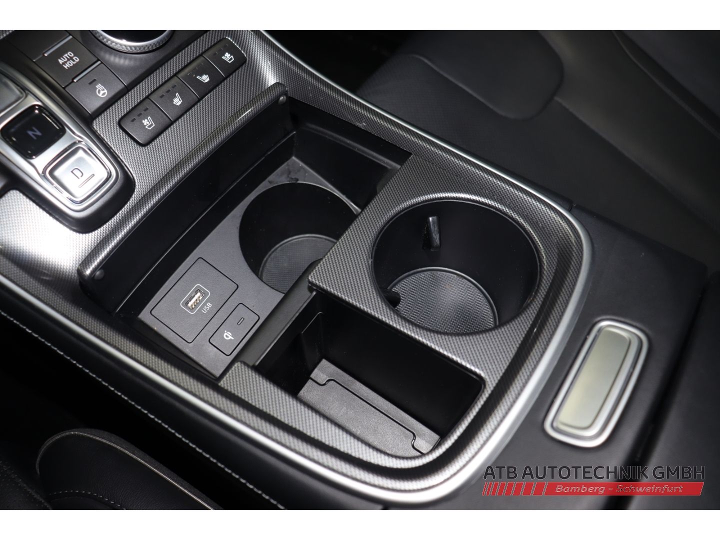 Fahrzeugabbildung Hyundai SANTA FE 1.6l Hybrid 2WD Trend Komfort + Navi-Pa