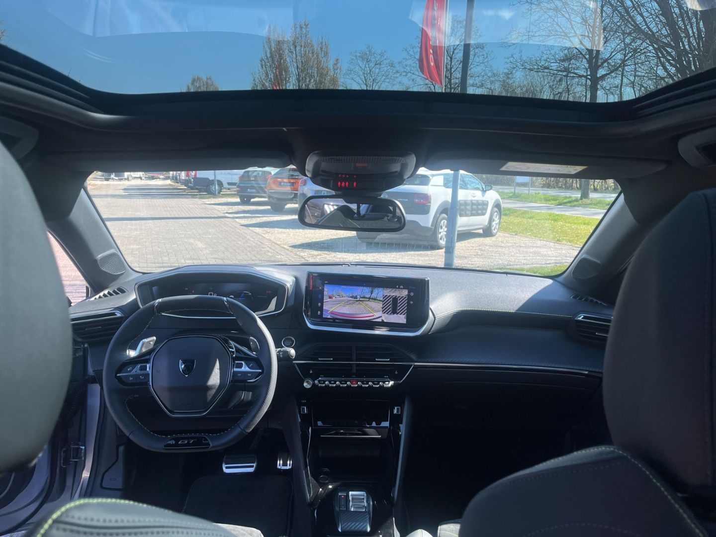 Fahrzeugabbildung Peugeot 208 GT Hybrid 110 e-DSC6 Panorama Navi ACC 360