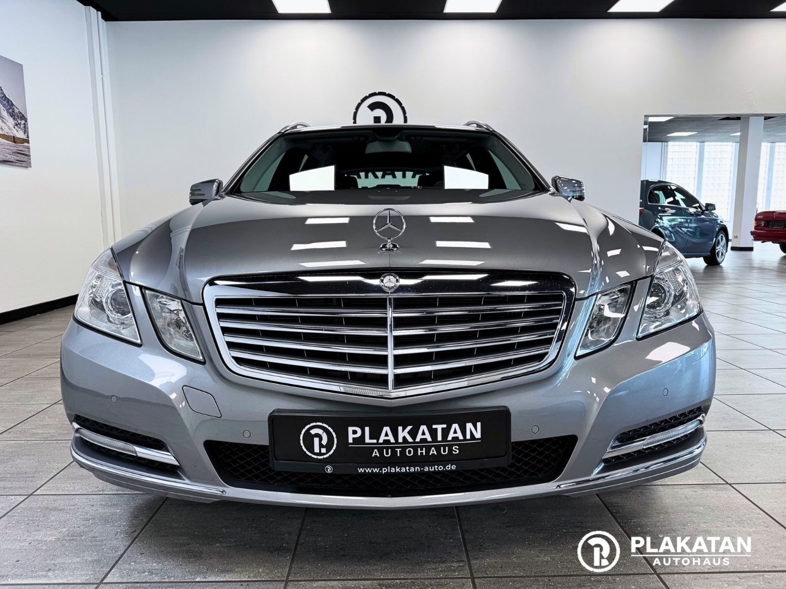 Fahrzeugabbildung Mercedes-Benz E 250 CDI T-Modell Leder AHK MB-Service