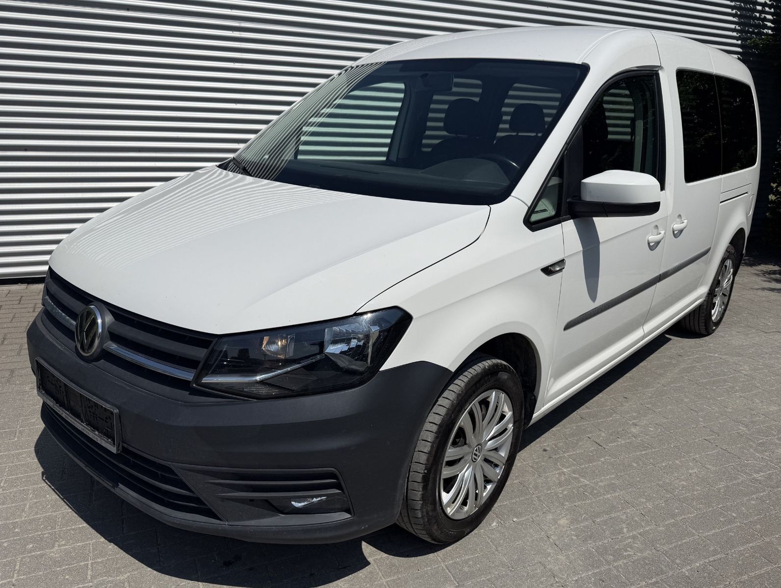 VW Caddy PKW Maxi BMT Rollstuhlrampe