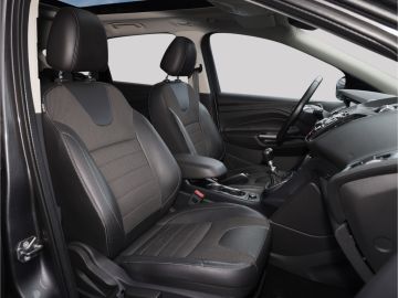 Ford Kuga Individual 2.0 TDCi 4x4 AHK Pano Teilleder 