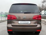 Volkswagen Touran Style BMT*NAVI*SHZ*BT*PANO* 1.HAND*6Gang* - Volkswagen Touran: Braun