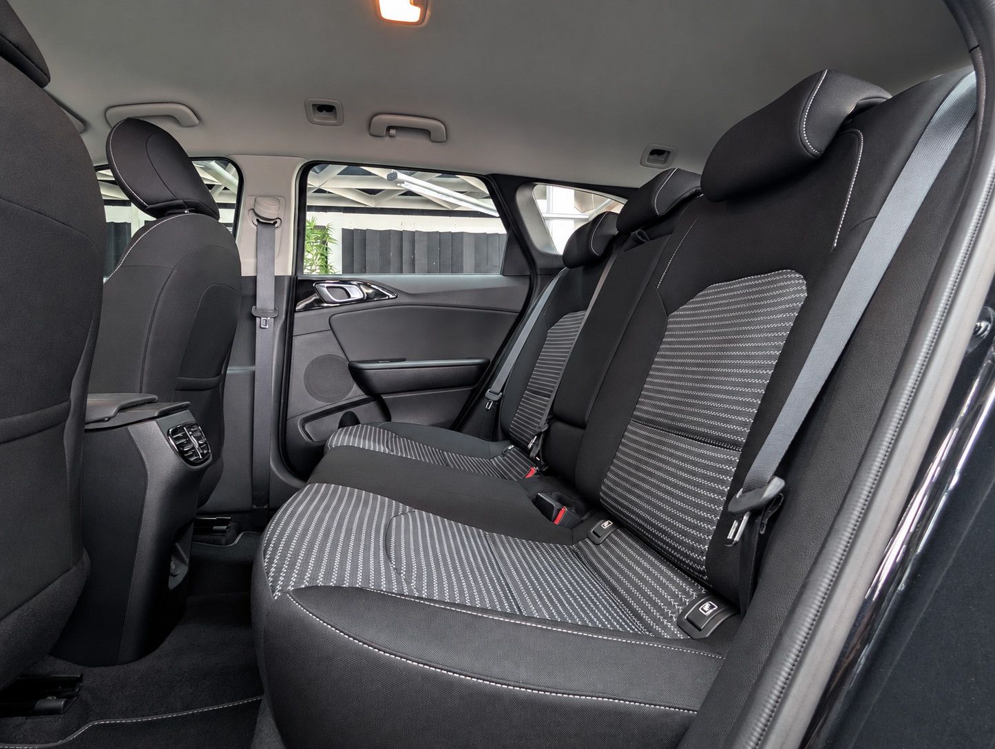 Fahrzeugabbildung Kia cee'd Sportswagon 1.5 DCT Spirit ACC*JBL*KAM*7J