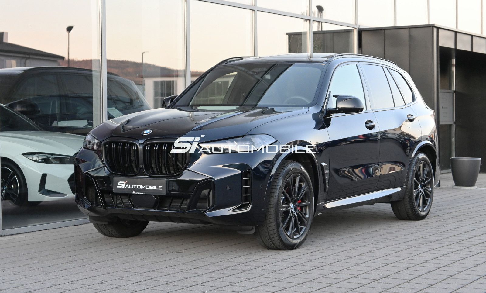 Fahrzeugabbildung BMW X5 M60i xDr. °UVP 155.609€°AHK°B&W°PROF.FAHRW.°
